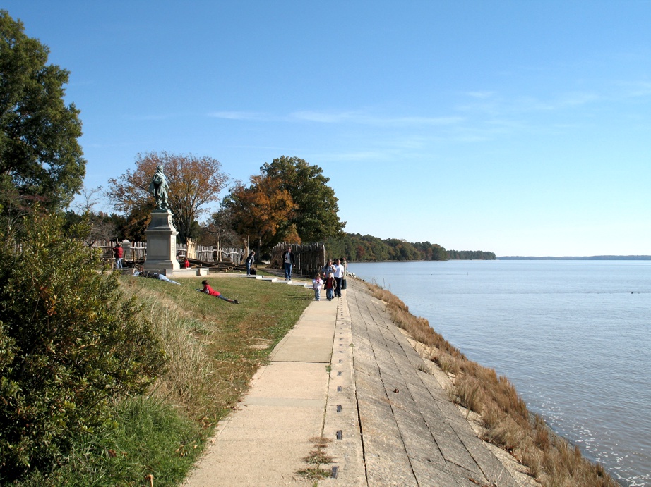 Jamestown shoreline visitors statue